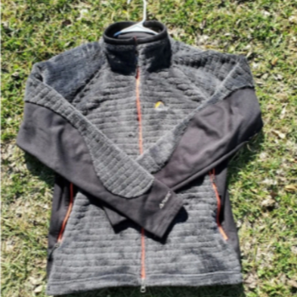 Lowe Alpine Gray Quilted Zip Up